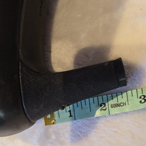 Woman's Easy Spirit HEELS - Picture 10 of 10